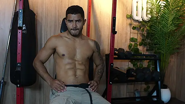 Snapshot of Reik_Vonn chatting on November 14, 2025, 12:31 pm Reik Vonn online show from November 14, 2025, 12:31 pm