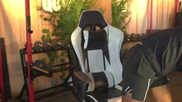 Snapshot of Reik_Vonn chatting on December 15, 2025, 12:22 pm Reik Vonn online show from December 15, 2025, 12:22 pm