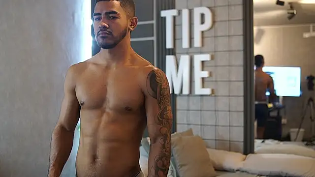 Snapshot of Reik_Vonn chatting on November 22, 2025, 12:15 pm Reik Vonn online show from November 22, 2025, 12:15 pm