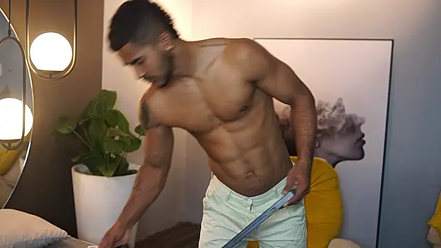 Snapshot of Reik_Vonn chatting on November 25, 2025, 12:16 pm Reik Vonn online show from November 25, 2025, 12:16 pm