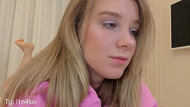 AIicaparkerc online show from November 24, 2025, 10:10 pm