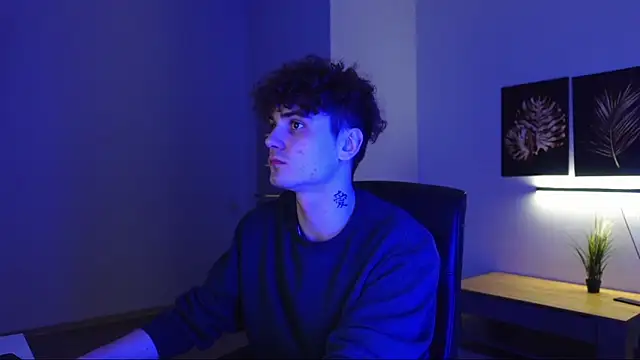 Snapshot of Nick_Phillip chatting on November 30, 2025, 2:29 pm Nick Phillip online show from November 30, 2025, 2:29 pm