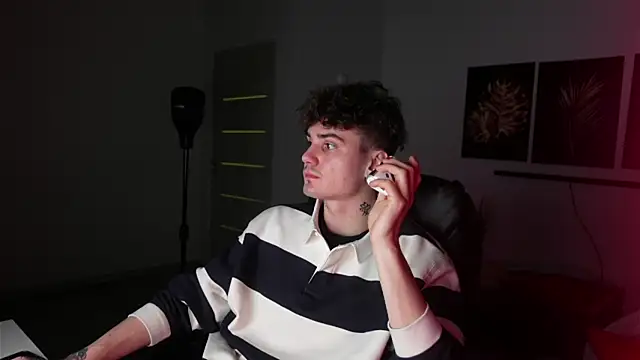 Snapshot of Nick_Phillip chatting on January 10, 2026, 2:45 pm Nick Phillip online show from January 10, 2026, 2:45 pm