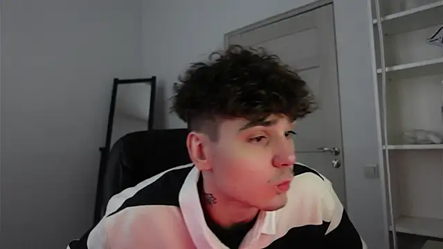 Snapshot of Nick_Phillip chatting on January 11, 2026, 7:15 am Nick Phillip online show from January 11, 2026, 7:15 am