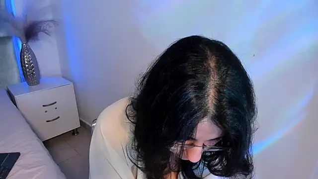 Snapshot of HollyPeach chatting on December 5, 2025, 8:17 pm HollyPeach online show from December 5, 2025, 8:17 pm