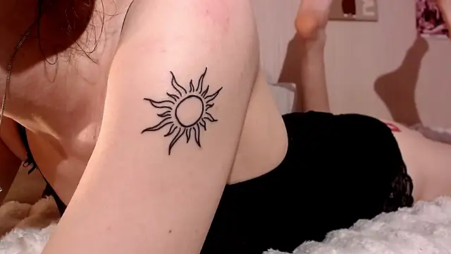 Daphne Darkthorn online show from March 18, 2026, 7:15 pm