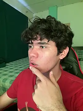 Im Camii online show from November 8, 2025, 6:11 pm