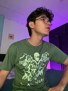 Im Camii online show from November 28, 2025, 6:08 pm