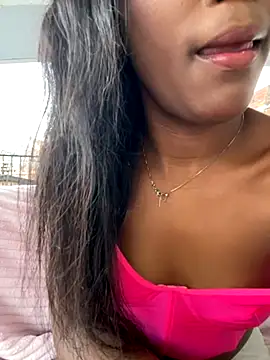 Snapshot of SofiRuiz_ chatting on November 2, 2025, 10:26 pm SofiRuiz online show from November 2, 2025, 10:26 pm