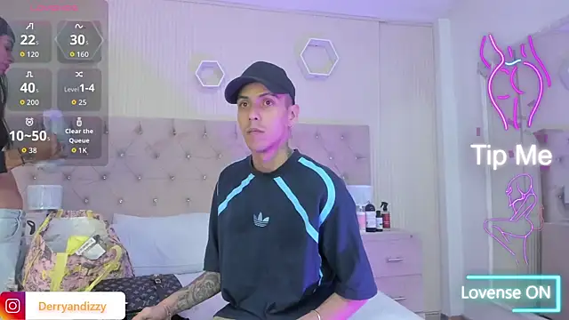 Snapshot of DerryAndIzzy chatting on November 7, 2025, 4:50 am DerryAndIzzy online show from November 7, 2025, 4:50 am