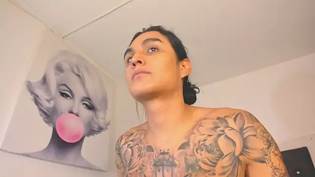 Snapshot of BiancaValentinna chatting on November 18, 2025, 8:45 pm BiancaValentinna online show from November 18, 2025, 8:45 pm