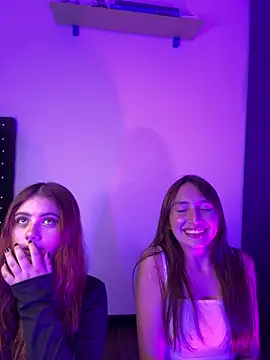 Leah moon1 online show from December 18, 2025, 4:17 am