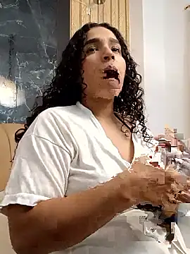 Snapshot of Belindamuller chatting on February 16, 2026, 11:35 pm Belindamuller online show from February 16, 2026, 11:35 pm