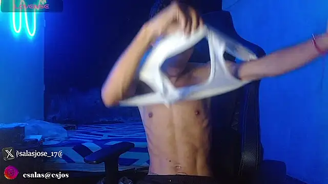 jhojan foxxx  online show from November 22, 2025, 8:29 pm