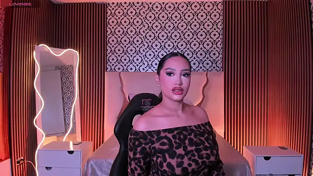 BEELLA TAY1 online show from March 30, 2026, 11:44 am