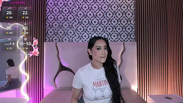 Snapshot of BEELLA_TAY1 chatting on December 18, 2025, 12:42 pm BEELLA TAY1 online show from December 18, 2025, 12:42 pm