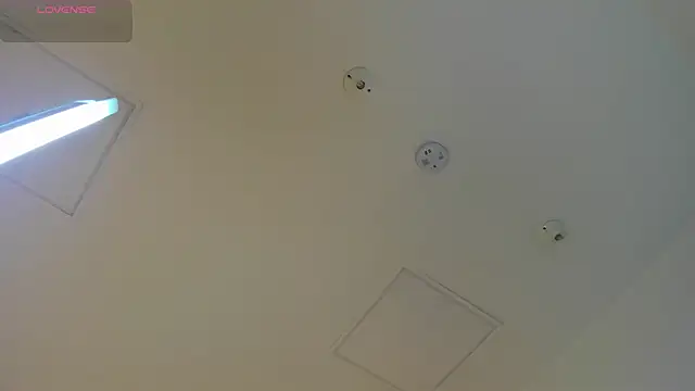 lyrabellini online show from March 13, 2026, 11:37 am