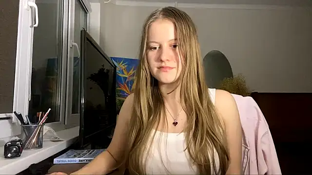 SeritaPickett online show from November 5, 2025, 6:33 pm