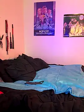 Snapshot of MiniMonroe chatting on December 4, 2025, 7:51 am MiniMonroe online show from December 4, 2025, 7:51 am