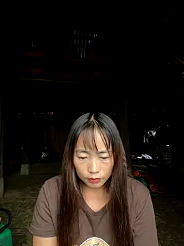 Maymay   online show from October 16, 2025, 9:50 am