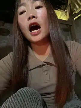 Maymay   online show from October 26, 2025, 4:24 am