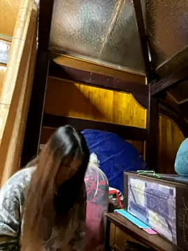 Maymay   online show from October 25, 2025, 3:38 am