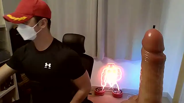 Snapshot of redcap1111 chatting on November 10, 2025, 2:44 pm redcap1111 online show from November 10, 2025, 2:44 pm