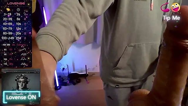 Snapshot of redcap1111 chatting on January 11, 2026, 2:02 pm redcap1111 online show from January 11, 2026, 2:02 pm