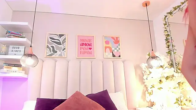 Snapshot of Isabella__gonzalez_ chatting on November 24, 2025, 3:39 am Isabella gonzalez online show from November 24, 2025, 3:39 am