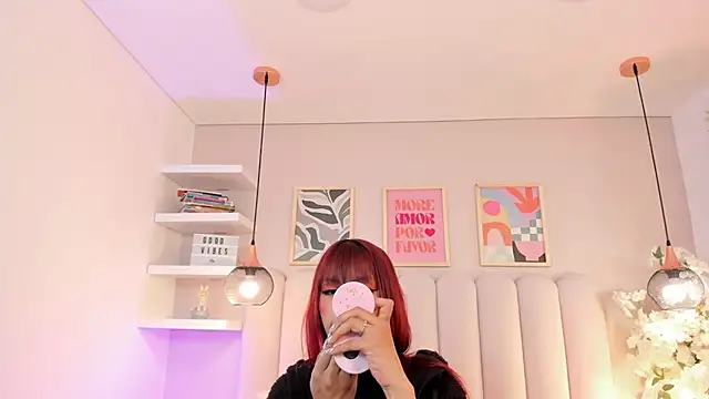 Snapshot of Isabella__gonzalez_ chatting on December 15, 2025, 2:28 am Isabella gonzalez online show from December 15, 2025, 2:28 am