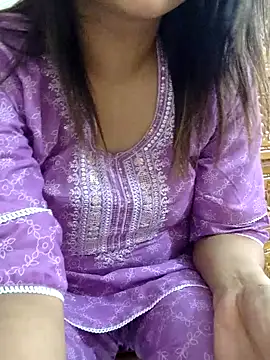 Snapshot of Tanha18 chatting on November 3, 2025, 6:40 am Tanha18 online show from November 3, 2025, 6:40 am