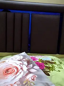 Tanha18 online show from December 17, 2025, 1:10 am