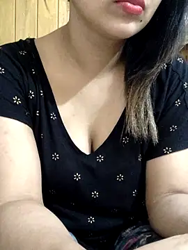 Snapshot of Tanha18 chatting on November 23, 2025, 6:56 am Tanha18 online show from November 23, 2025, 6:56 am