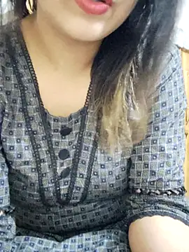 Snapshot of Tanha18 chatting on November 10, 2025, 12:32 pm Tanha18 online show from November 10, 2025, 12:32 pm