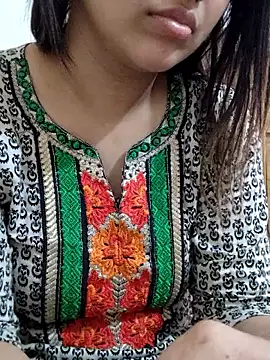 Snapshot of Tanha18 chatting on November 22, 2025, 6:23 am Tanha18 online show from November 22, 2025, 6:23 am