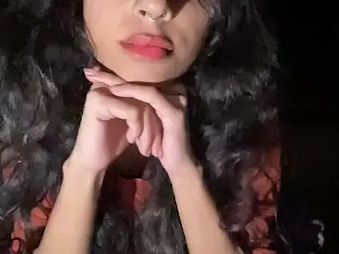 youngriri2 online show from October 18, 2025, 9:28 pm