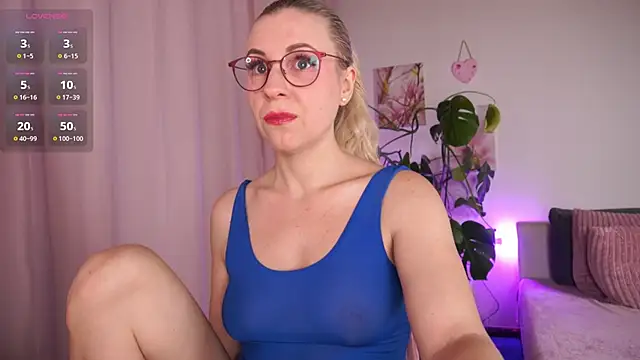 VanessaVoxx online show from November 7, 2025, 8:46 pm