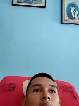 Rayangiss online show from November 18, 2025, 3:37 pm