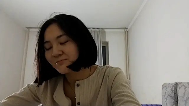 Lyndasilk online show from November 27, 2025, 3:34 pm