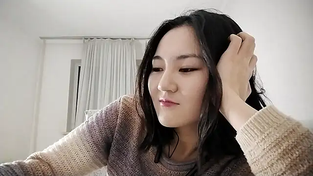 Lyndasilk online show from November 13, 2025, 3:38 pm