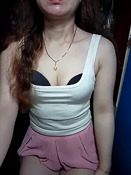 LeanaLy online show from November 9, 2025, 12:14 am