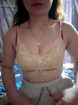 LeanaLy online show from December 3, 2025, 8:36 am