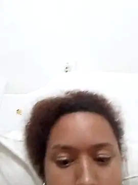 Snapshot of Camilanifeta chatting on December 17, 2025, 9:20 pm Camilanifeta online show from December 17, 2025, 9:20 pm