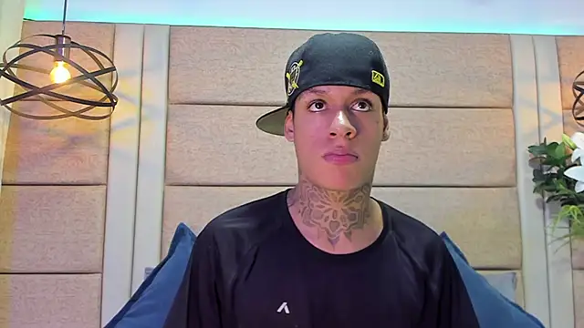 Snapshot of GaelCarter chatting on November 13, 2025, 12:58 am GaelCarter online show from November 13, 2025, 12:58 am