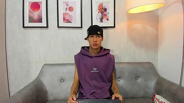 Snapshot of GaelCarter chatting on December 17, 2025, 3:55 am GaelCarter online show from December 17, 2025, 3:55 am