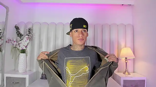 Snapshot of GaelCarter chatting on December 3, 2025, 4:24 am GaelCarter online show from December 3, 2025, 4:24 am