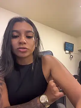 AlyssaRay online show from May 19, 2026, 4:36 pm