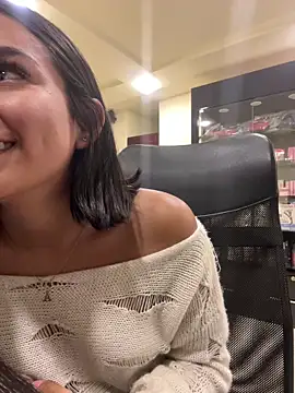 AlyssaRay online show from February 3, 2026, 9:20 pm