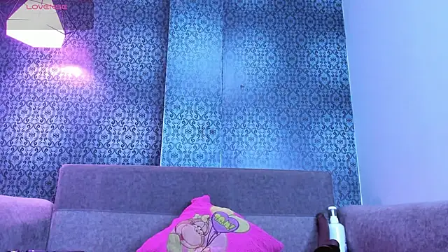 scarleth blonde69 online show from November 30, 2025, 12:28 pm