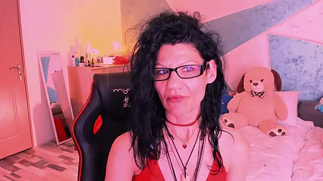 Snapshot of SweetSin40 chatting on May 11, 2026, 7:33 pm SweetSin40 online show from May 11, 2026, 7:33 pm